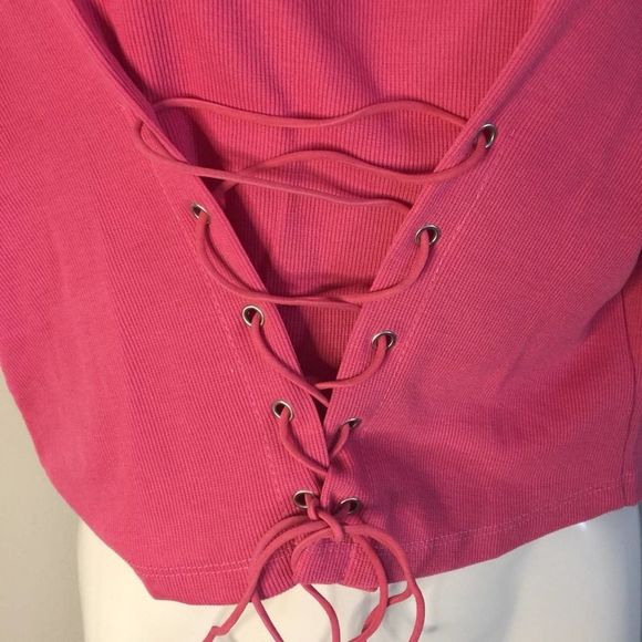 Baby I'm In A Daze Lace-Up Top - Picture 4 of 6